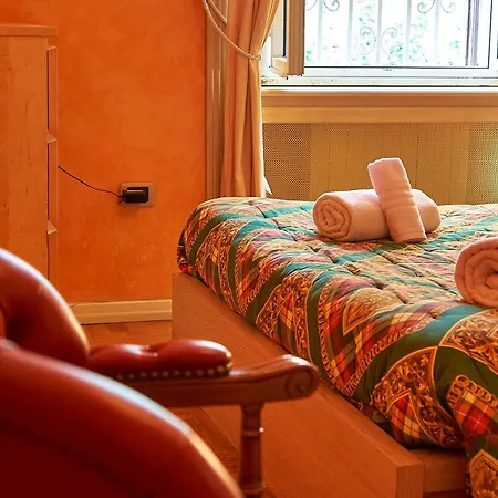 Vatican Flat Daire Roma